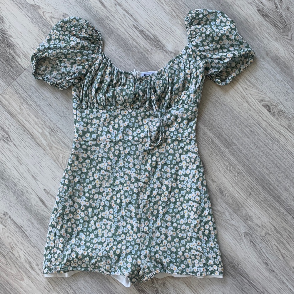 Beginning Boutique romper size 4 floral playsuit